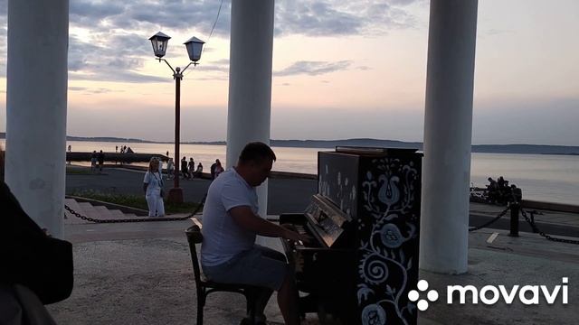 Петрозаводск, Онежская набережная, уютный вечер на берегу Онежского озера. смотреть онлайн