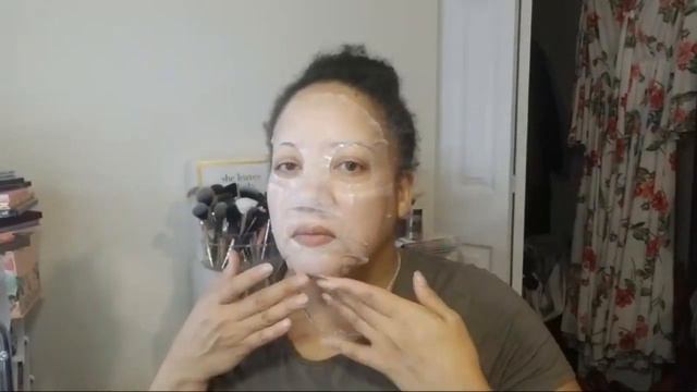 A Little Sunday Skincare - Trying Out This Mask 😛 смотреть онлайн