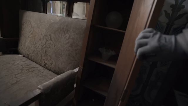 Caught By POLICE! - Marvelous Abandoned Neo-Baroque Mansion in Spain смотреть онлайн