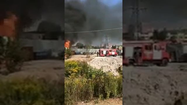 Машина сгорела целиком./До приезда пожарных машина сгорела./Горит авто в М.О./Видео обзор. смотреть онлайн