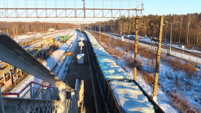 Электровоз ВЛ10К-888 с грузовым поездом станция Бекасово-1 8.12.2020 смотреть онлайн