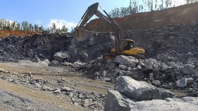 Sábadão a todo vapor! ( Escavadeira volvo ec250) смотреть онлайн