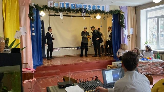 Лицей Интеллект г. Донецк 11 класс Физика смотреть онлайн