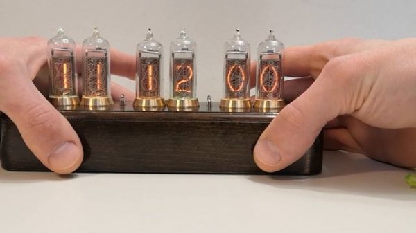 Обзорное видео на ламповые часы ин-14 с подсветкой. Nixie clock