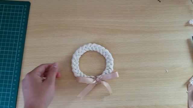 DIY | Macrame Christmas Wreath Ornament Process Video | MamaMakes.jp смотреть онлайн