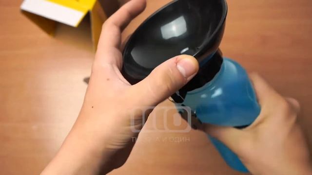 Обзор товара: Поилка бутылка для домашних животных (собак и кошек) синий 550 мл (1000 и 1 товар) смотреть онлайн