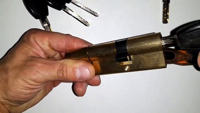 Вскрытие цилиндра Masterlock антибампинг со слайдерами меньше минуты.Бампинг антибампинга. смотреть онлайн