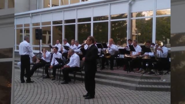 Танцы под духовой оркестр. Смотрим видео! смотреть онлайн