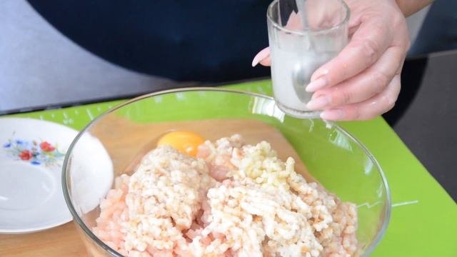 Куриные котлеты! Секрет приготовления вкусных и сочных котлет / Танюшины Вкусняшки смотреть онлайн
