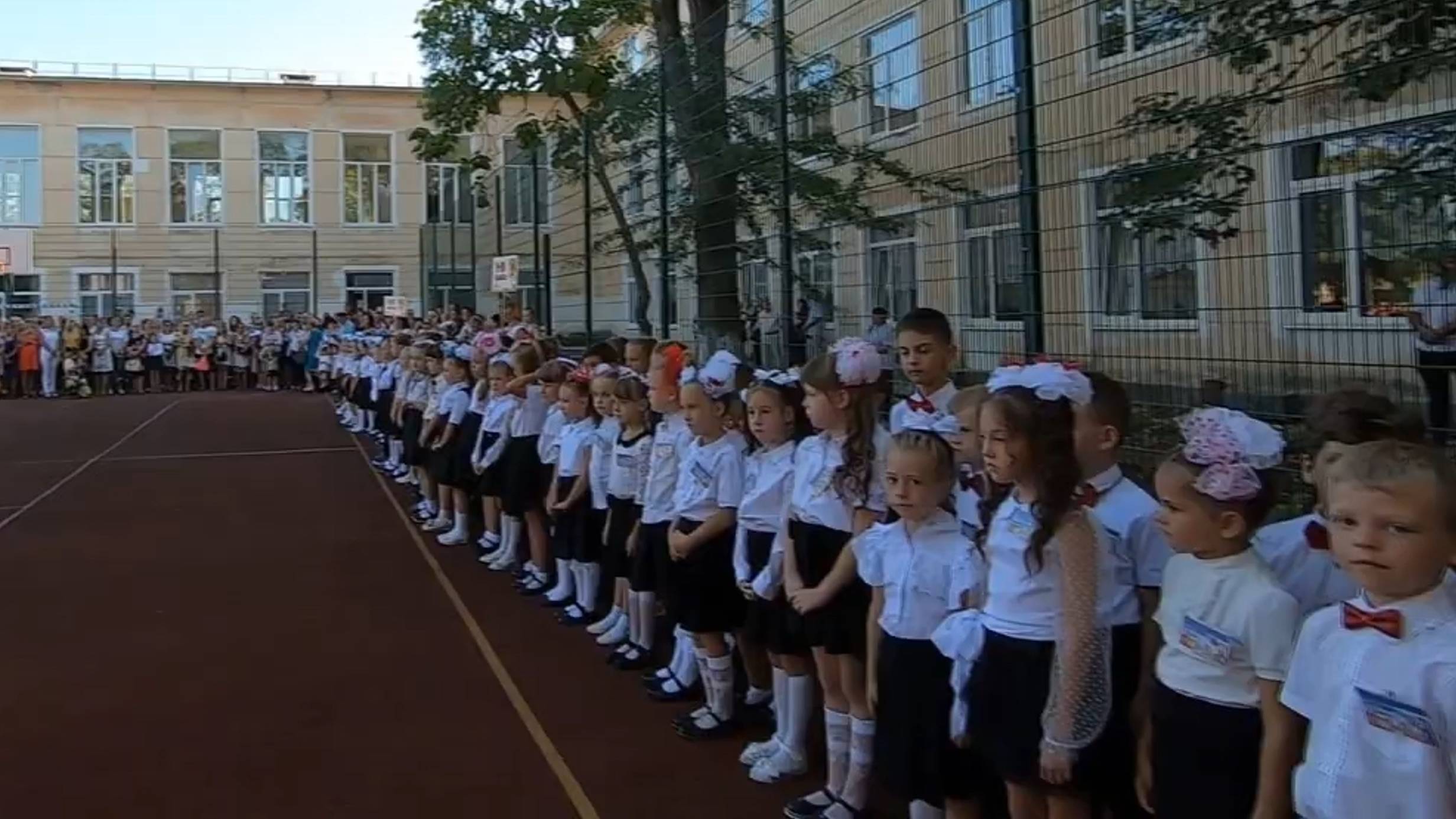 1 сентября в нашей любимой школе смотреть онлайн