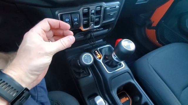 Crawl Mode | Selec-Speed (R) | Jeep's Amazing 8-Speed Trans смотреть онлайн