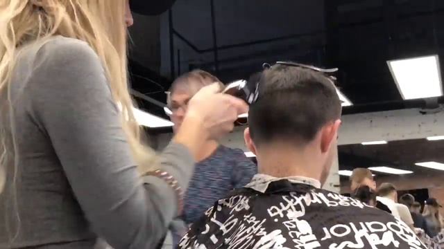 TAPER FADE | ТЕЙПЕР | МУЖСКИЕ СТРИЖКИ 2020 | МУЖСКАЯ СТРИЖКА С ПЕРЕХОДОМ | СТРИЖКА ВОЛОС | БАРБЕРШО смотреть онлайн