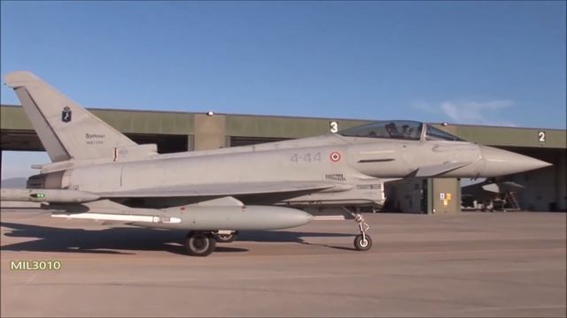Cool takeoff of the Eurofighter Typhoon fighters during the exercise. смотреть онлайн