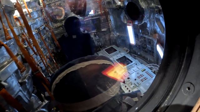 Спускаемый аппарат корабля "Союз МС-18" смотреть онлайн