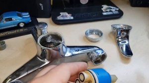 Как разобрать смеситель в ванной. Разборка сантехники