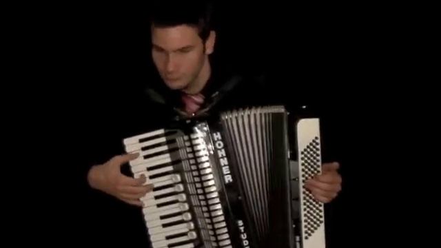 Matej Kolakovic playin mix of songs on his accordion смотреть онлайн