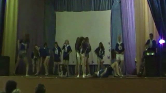 КАК ДЕВОЧКИ К ДИСКОТЕКЕ ГОТОВИЛИСЬ смотреть онлайн