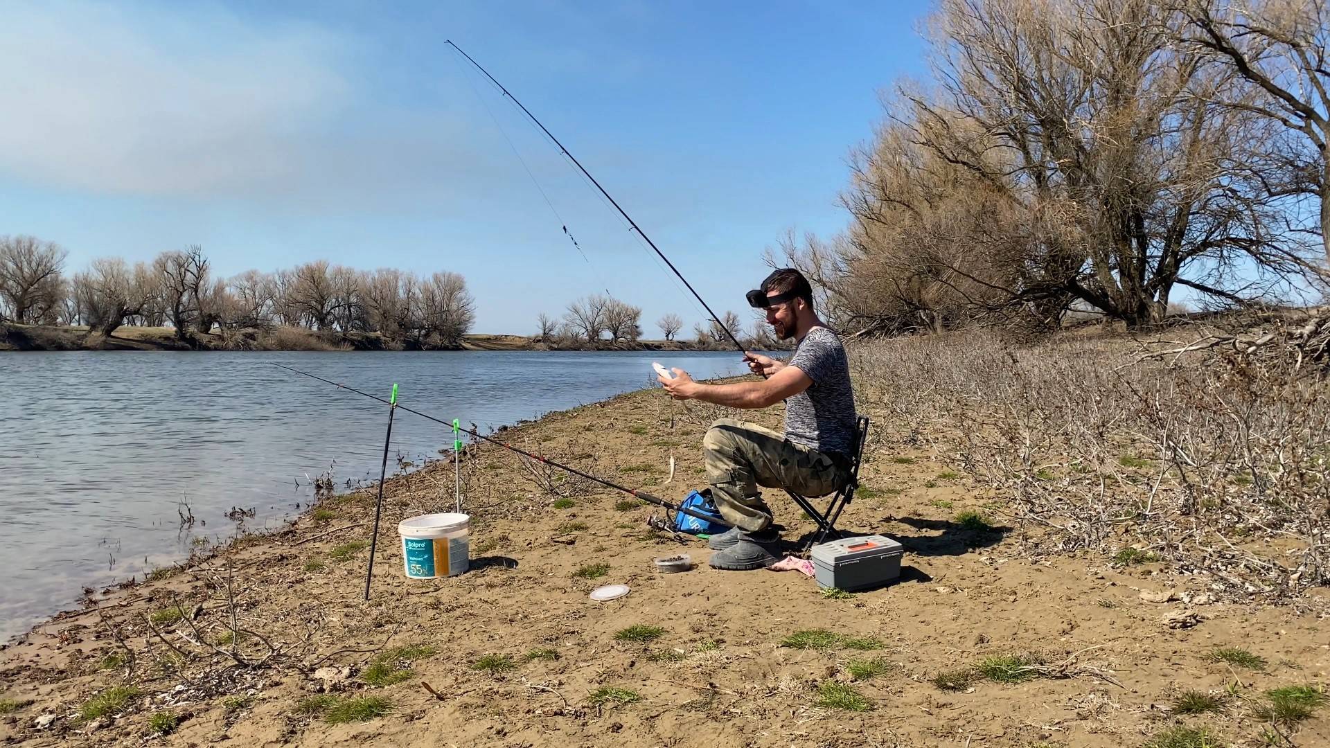 ПРОСТЫЕ ДОНКИ И НИЧЕГО ЛИШНЕГО. ЭТО ВЕСЕННЯЯ РЫБАЛКА В АСТРАХАНИ. смотреть онлайн