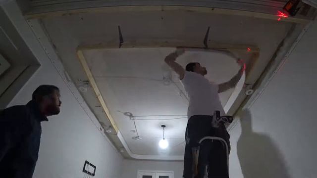 Монтаж натяжного потолка в виде "хоккейной коробки" в Красноярске. смотреть онлайн