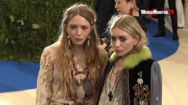 Olsen twins Mary Kate Olsen, Ashley Olsen arrive at 2017 Met Gala смотреть онлайн