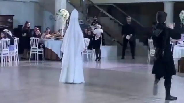 Карачаево Балкарский танец тюз - тепсеу на чеченской свадьбе смотреть онлайн