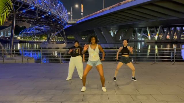Happy Afrobeats Dance Workout | Burn calories, have fun & smile - Wafrozo®️ смотреть онлайн