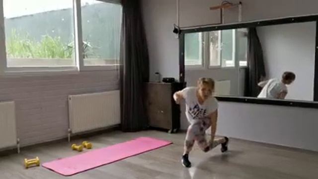 выпады- реверанс.Техника выполнения