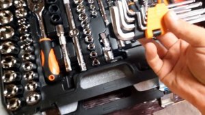 Набор инструментов, набор головок и ключей для ремонта автомобиля 151 предмет