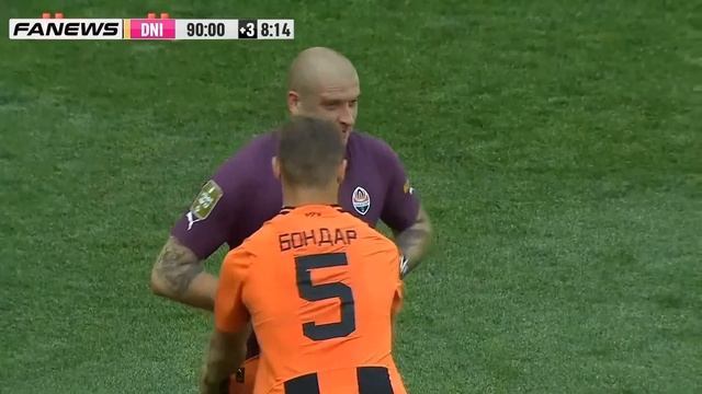 Хто вдарив Ракицького? ВІДЕО БІЙКИ! Шахтар - чемпіон, Зоря зберігає шанси на срібло. Детальний огля смотреть онлайн