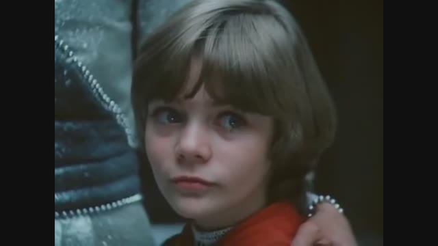 Прекрасное далеко - песня из к/ф Гостья из будущего (Юлия Пивень) смотреть онлайн