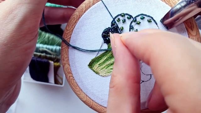 Embroidery. Embroidered brooch broccoli. Вышивка гладью. Вышитая брошь брокколи смотреть онлайн