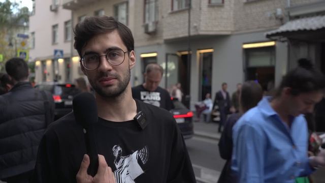 Сколько зарабатывают в Москве ? Патриаршие пруды смотреть онлайн