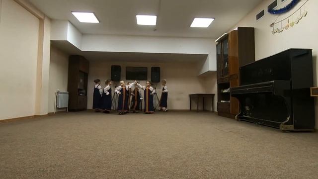 ''АНСАМБЛЬ НАРОДНОЙ ПЕСНИ ''ЛЮБАВА'' - Пошла млада за водой смотреть онлайн