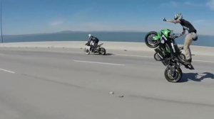 Трюки на спортбайках HD (часть 18)