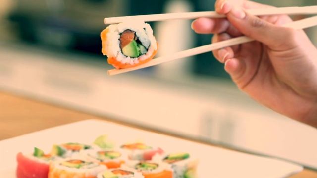 В чем секрет обычных палочек для еды? смотреть онлайн