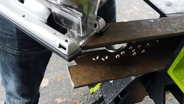 Работа лобзика по металлу (Heavy-Duty Jigsaw Working With Metal) AEG BST-18X