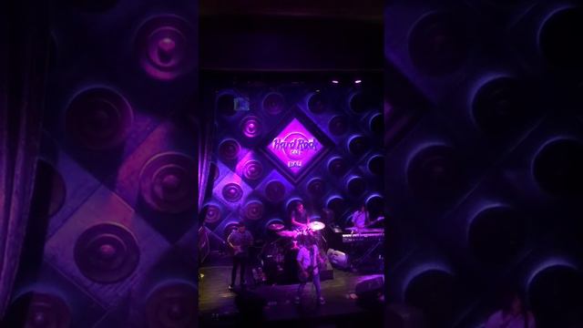Agung, Hard Rock Cafe Bali, My Sacrifice drums смотреть онлайн