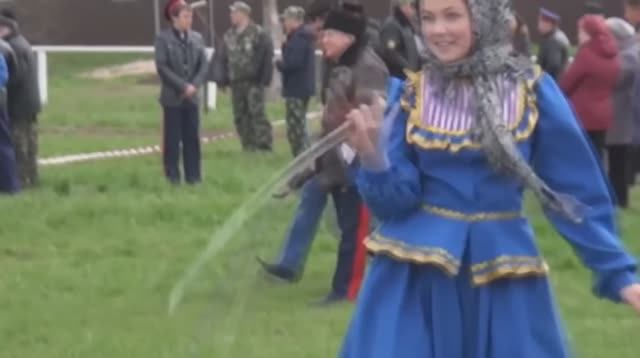 Ойся ты ойся, танец с мечами.