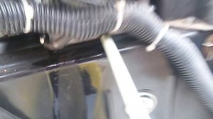 Слив масла из снегоуборщика хутер huter 4800. Drain the oil from the snowthrower.