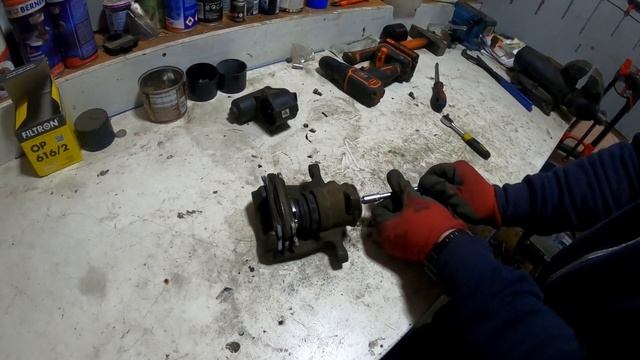 Výměna zadních destiček bez Diagnostiky Passat B7 смотреть онлайн