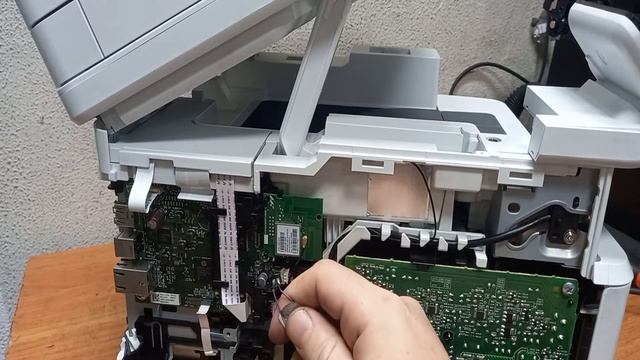 Доработка МФУ HP M428 для печати без чипов смотреть онлайн
