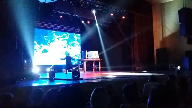 30.07.2016, г. Ялта, братья Сафроновы. появление четверых из ящика смотреть онлайн