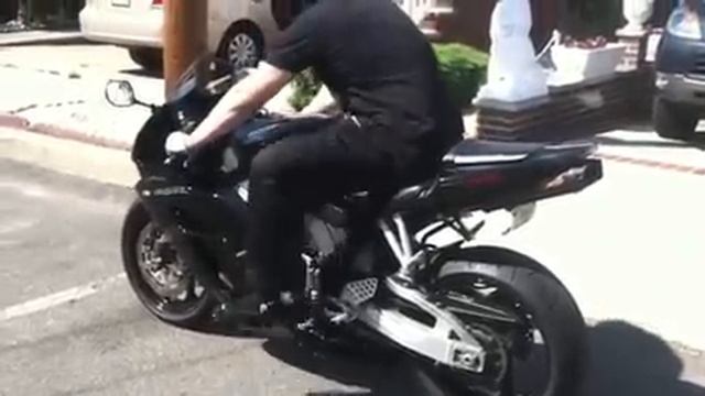 Hyperflo Exhaust 2004 Honda CBR1000rr смотреть онлайн
