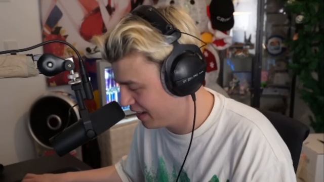 Masha trifft betrunken auf Papaplatte, nachdem er sein Glas zerstört hat... смотреть онлайн