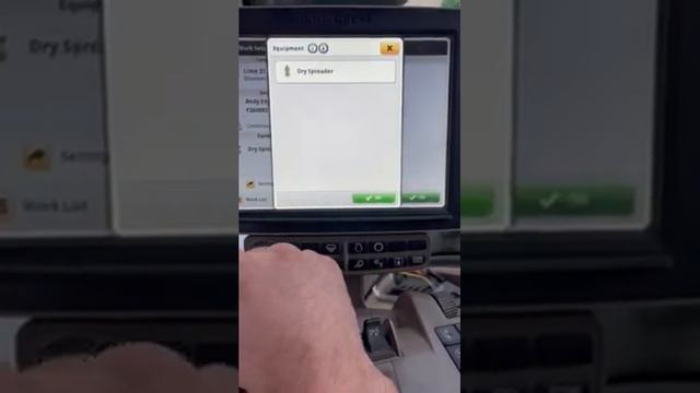 F4365 Bin Setup - Inside a Deere Spreader смотреть онлайн