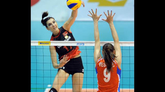 Photos of Neslihan DARNEL смотреть онлайн