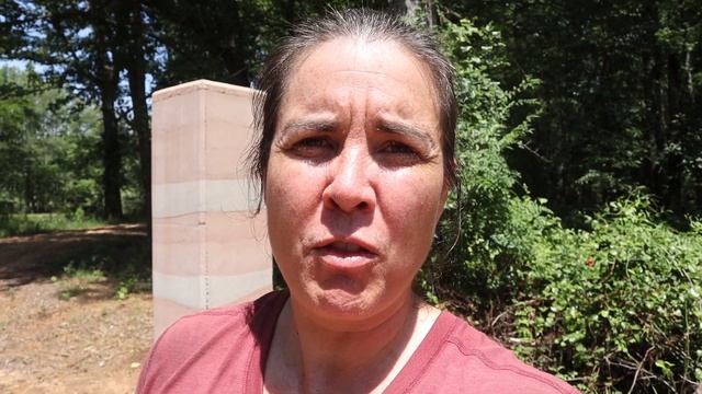 First Rammed Earth Pillar Reveal - Pt. 2 - Vlog 42 смотреть онлайн