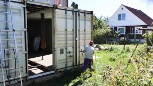 ЧУТЬ НЕ ПРИБИЛО ЛИСТОМ 200 КГ! Дом из морских контейнеров. Shipping container home.