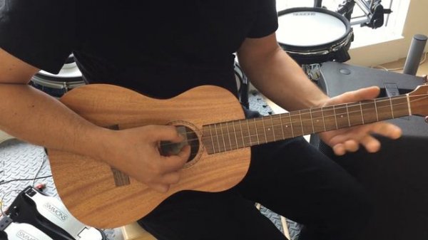 Kmise Baritone Ukulele Review
