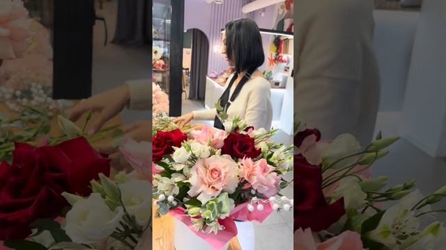 Как сделать коробку стильно и пышно из роз смотреть онлайн